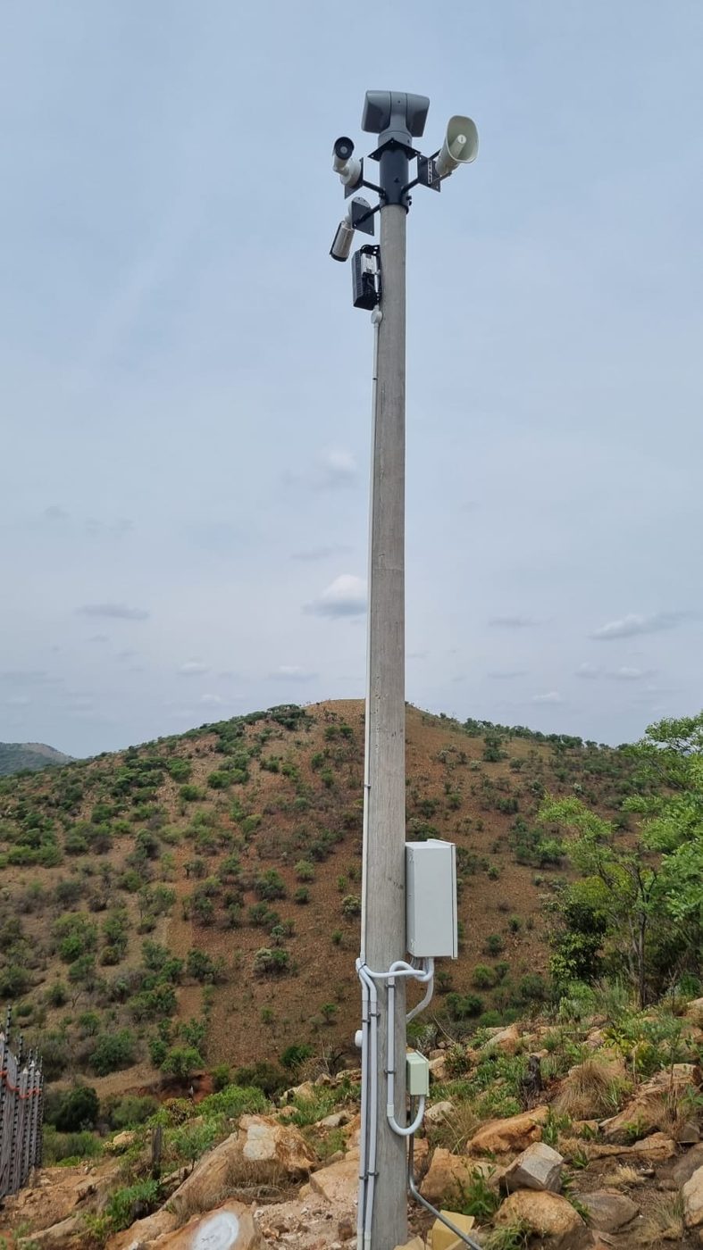 A perimeter pole on a mine boundary — thermal, PTZ and horn speaker