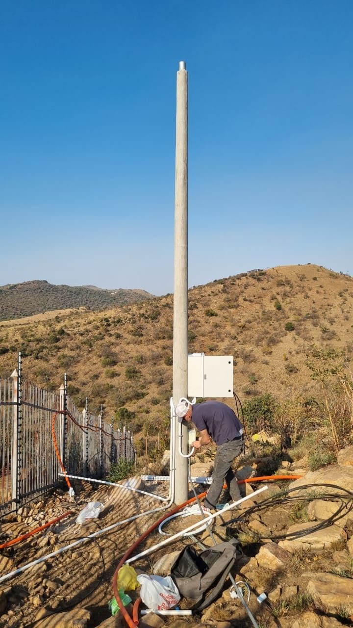 Thermal, optical PTZ and horn speaker on a Kevlar Risk perimeter installation