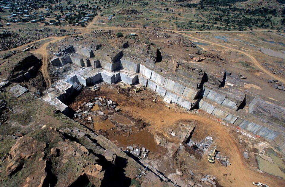 Active quarry workings under continuous surveillance
